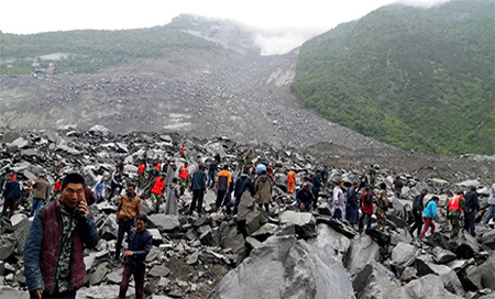 El deslizamiento de tierras en China Más de 141 desaparecidos por un deslizamiento de tierras en China